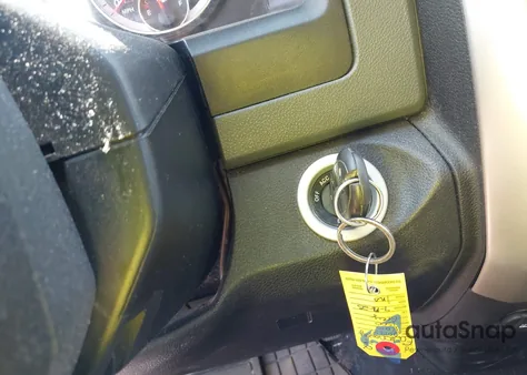 2019 Ram 1500 Classic Warlock 4X4 6'4 Box из США, поврежденный, VIN 1C6RR7GG4KS700126